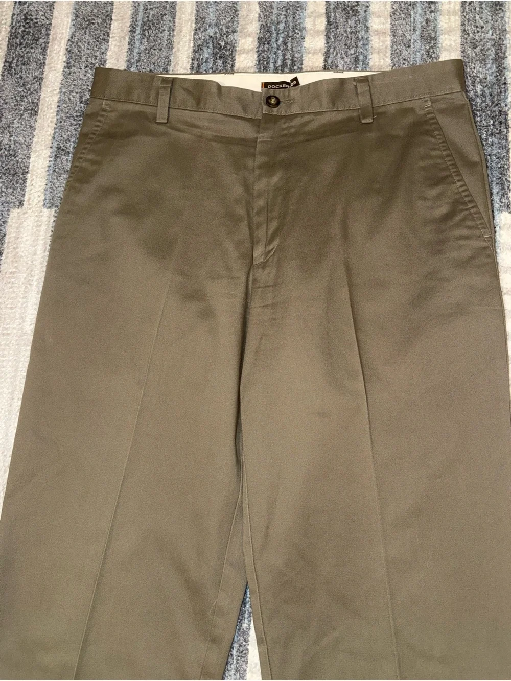 Dockers D3 Men’s Brown Grey Straight Leg Flat Front Chinos 34x30 Stretch Comfort